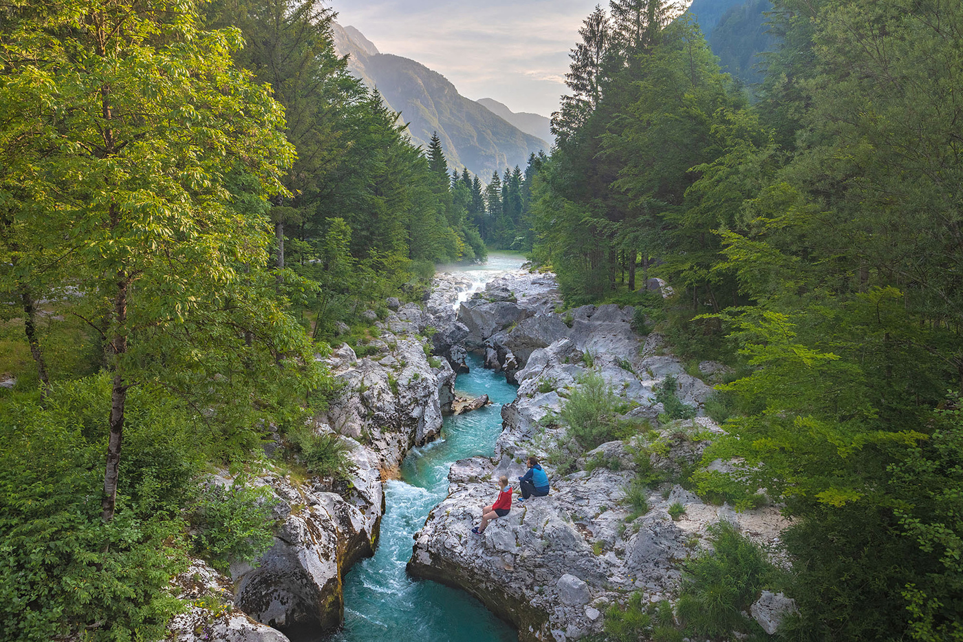 Slowenien gilt bezüglich  grünem Tourismus als Vorzeigeland. Zahlreiche Destinationen besitzen das international  anerkannte Nachhaltigkeits-label «Slovenia Green», wie etwa der Triglav National Park mit dem Soca Trail (Bild).  © Jost Gantar