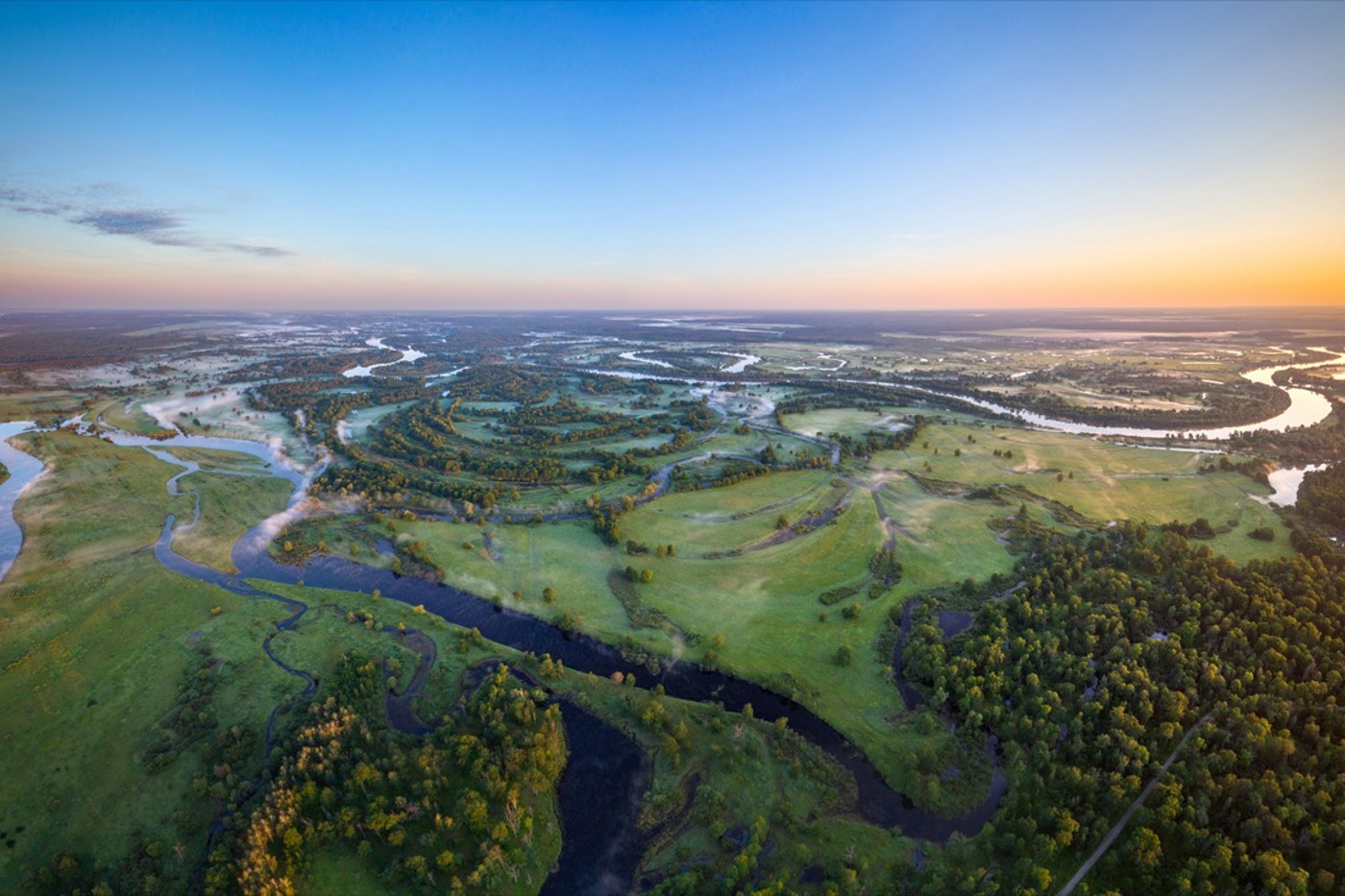 Die APB/BirdLife hat massgeblich dazu beigetragen, dass die wichtigsten Moore besser geschützt sind. Im Bild das Pripjat-Tal. © Viktar Malyshchyc Die APB/BirdLife hat massgeblich dazu beigetragen, dass die wichtigsten Moore besser geschützt sind. Im Bild das Pripjat-Tal. © Viktar Malyshchyc